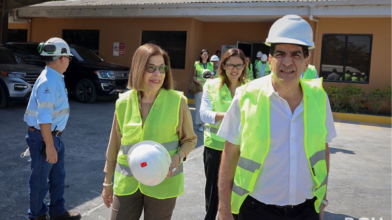 Comitiva del BCH Visitó la planta de Cementos del Norte