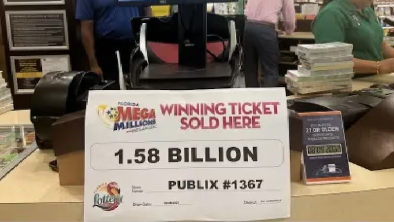 Hombre pierde $36 millones en premio de lotería por no leer anuncio