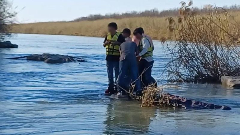 Dos menores y seis adultos fueron rescatados en el río Bravo 