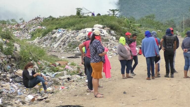 Invasión de predios del crematorio impide recolección de basura en Tocoa