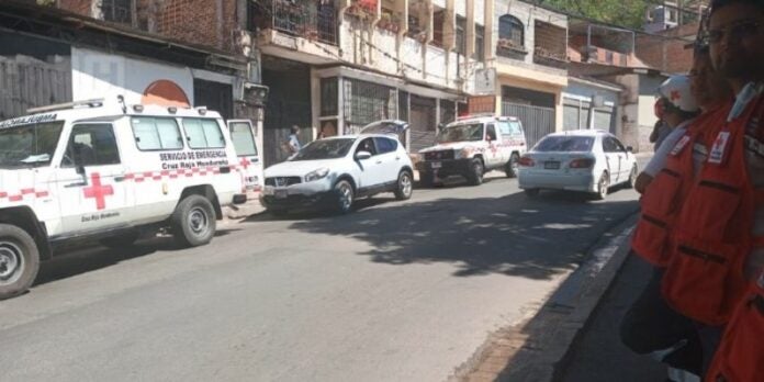 Dentro de su carro muere un anciano el barrio Casamata de la capital