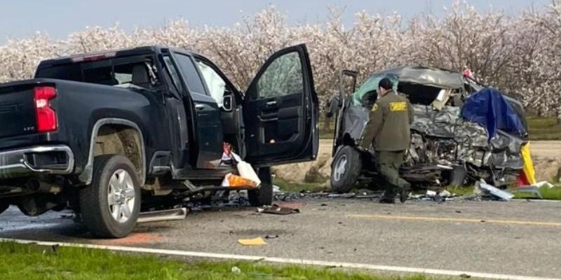Ocho hombres perdieron la vida en un accidente vial en California