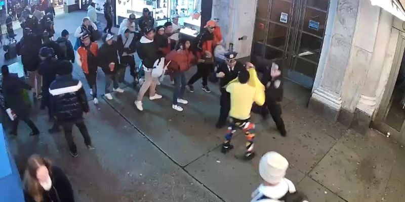 Apuñalan a migrante de 17 años en una pelea en Nueva York