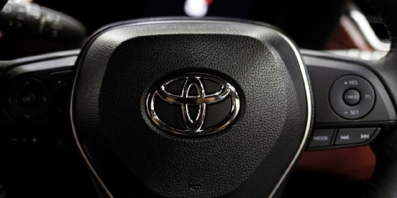 Toyota suspende ventas de autos Yaris en Tailandia