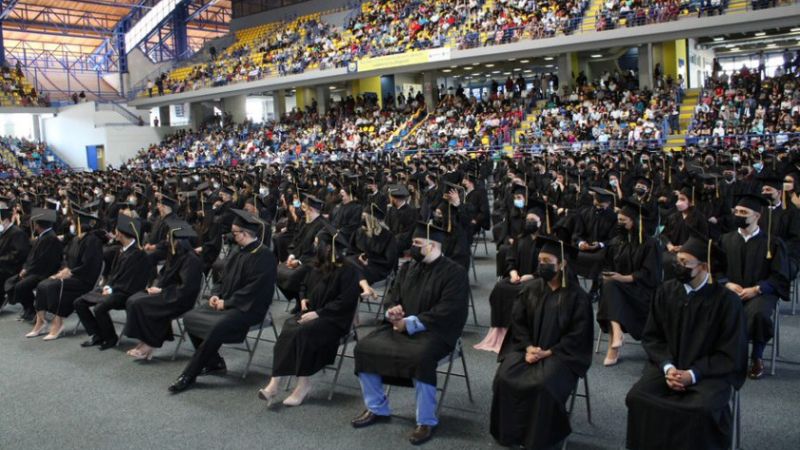 UNAH graduará 1600 profesionales
