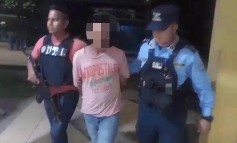 arrestan a padrastro por abusar niña Colón
