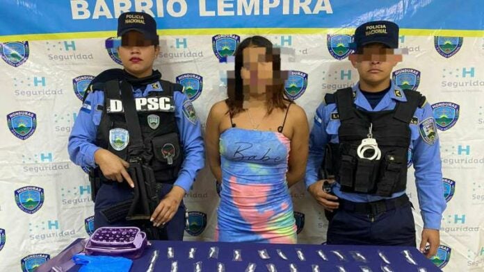 Detienen a joven con droga