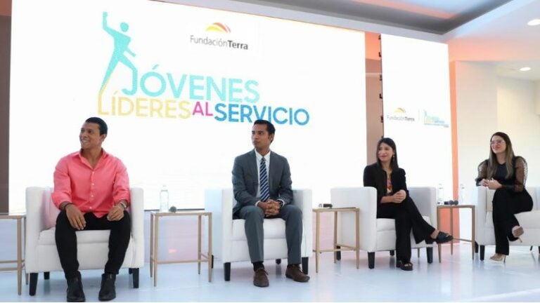 Fundación Terra lanza el programa "Jóvenes Líderes al Servicio"