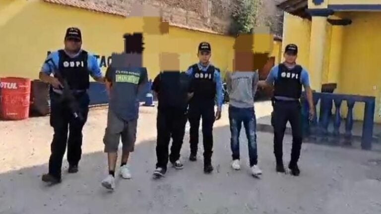 Capturan a hermanos por abuso