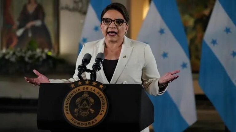 Xiomara pide renuncia de empleados públicos que aspiren a un cargo de elección popular