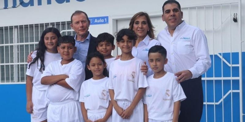 Emilio Butragueño visita la Escuela Sociodeportiva de la Fundación en Honduras