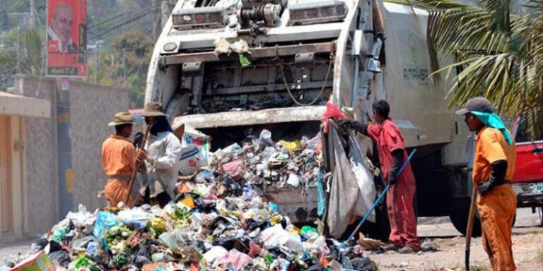 Recolectores de basura y encargados de distribuir el agua trabajarán en horario normal en esta Semana Santa