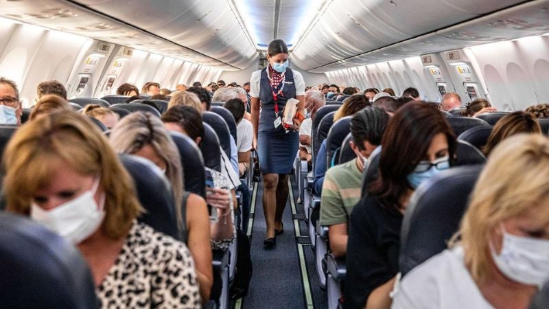 Aerolínea comenzará pesar pasajeros