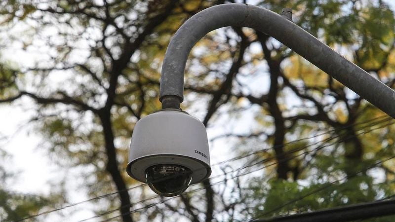 Instalan cámaras bosque TGU