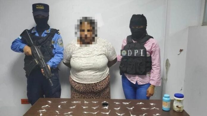 Cae mujer con cocaína Olancho