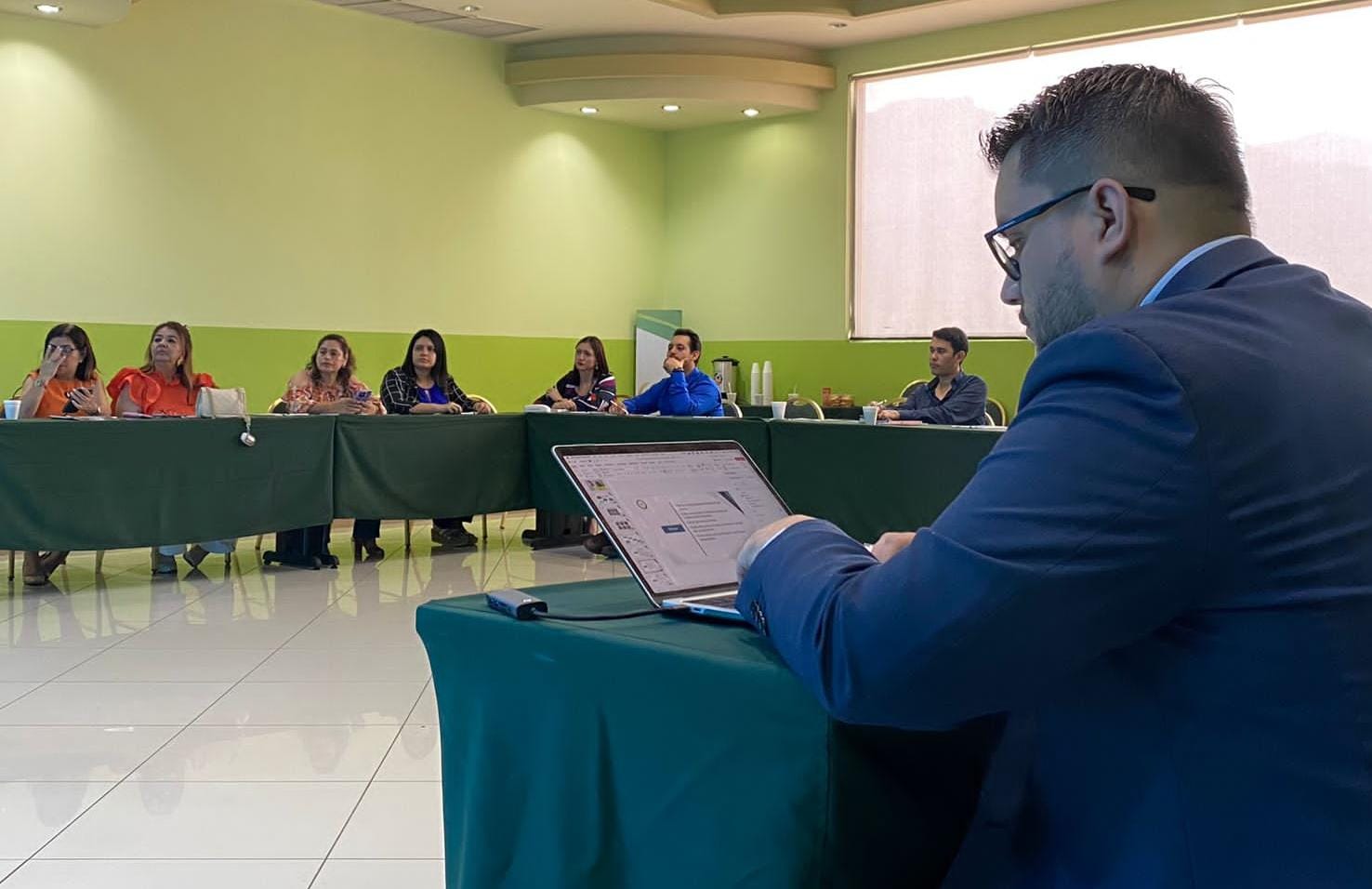 UTH y CICESCT capacitan a periodistas