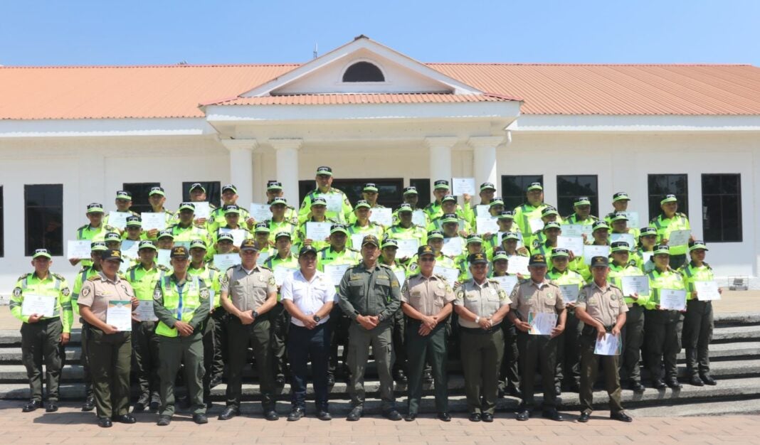 Gradúan 50 nuevos aspirantes de la Policía Municipal.