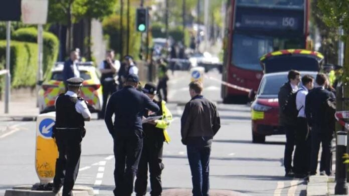 Hombre con espada en Londres