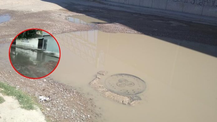 Vecinos de La Cañada aguas negras