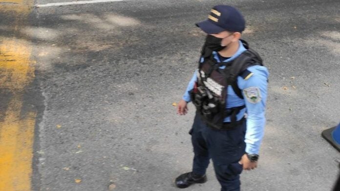 Policía favor abuelito