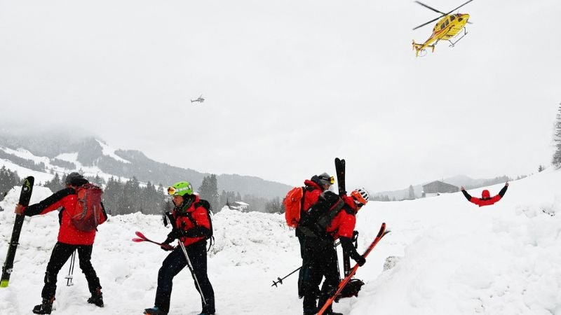 Mueren tres esquiadores en avalancha