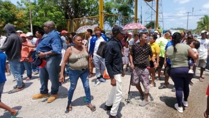 Pescadores Misquitos protestan por falta de permisos para zarpar en La Ceiba