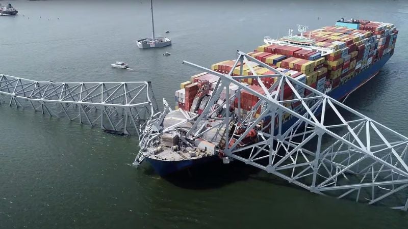 El FBI abre investigación penal por colpaso del puente en Baltimore