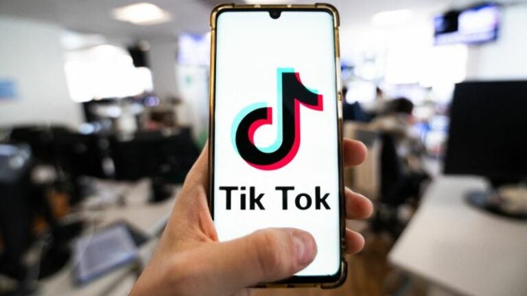 La UE amenaza con suspender recompensas de TikTok Lite a usuarios