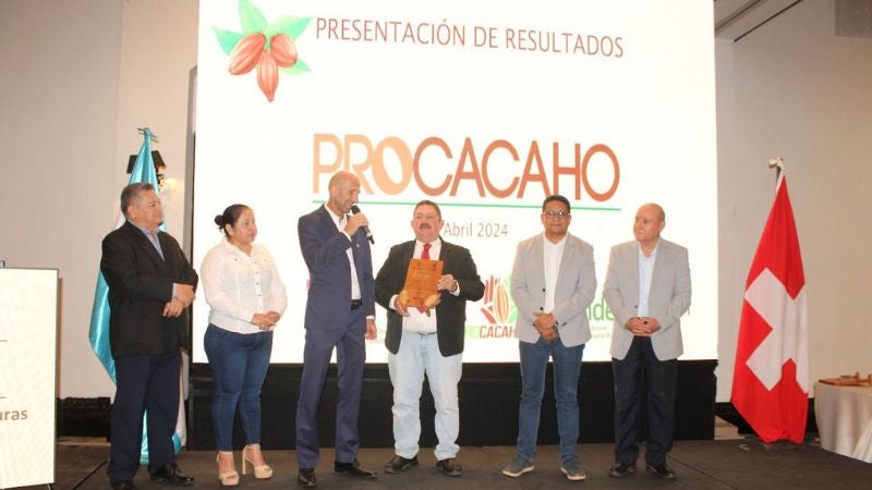 Productores de Cacao agradecen a Suiza por su apoyo al sector nacional