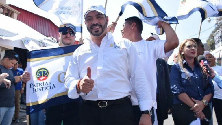 Gustavo Solórzano juramento presidente CAH