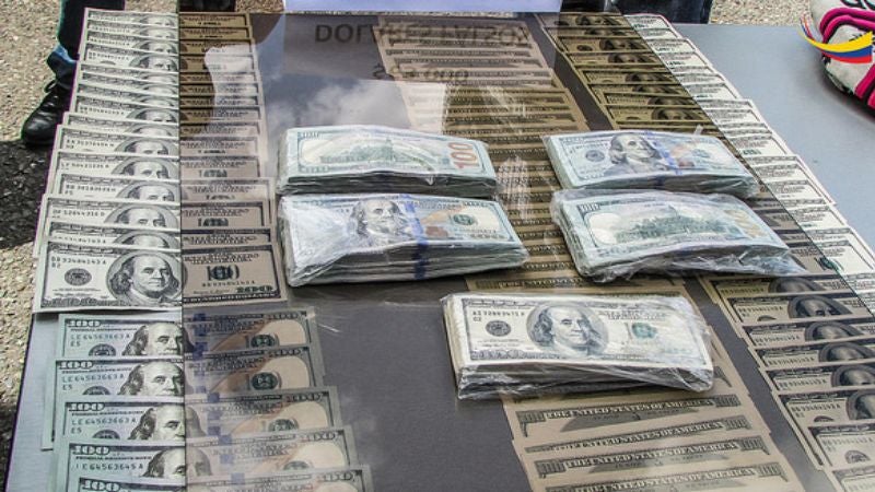La policía alemana incauta 103 millones de dólares en billetes falsos