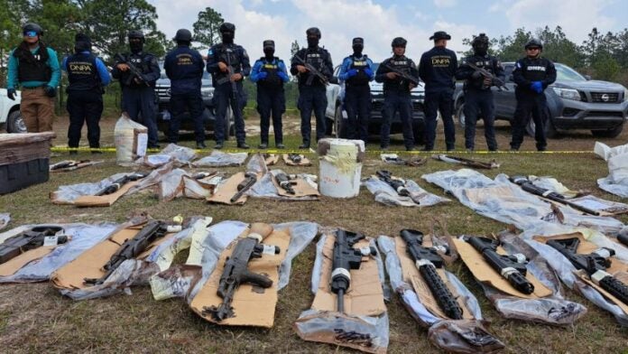 Destruyen armas de grueso calibre y artefactos explosivos