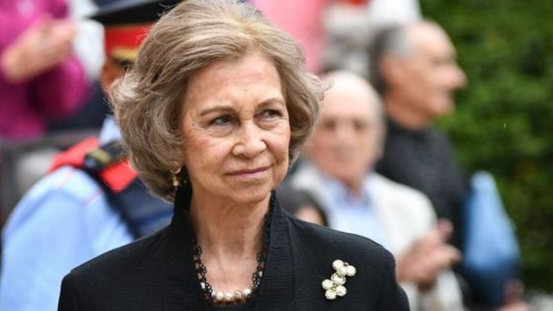 La reina Sofía, es ingresada a una clínica por una infección urinaria