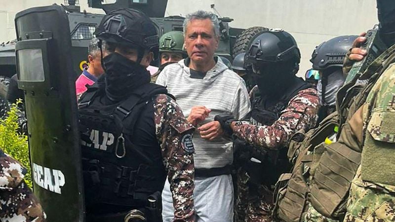 Exvicepresidente de Ecuador fue hospitalizado en plena crisis diplomática