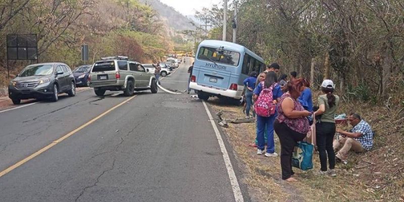 Accidente vial deja al menos 15 heridos en El Chimbo, Francisco Morazán