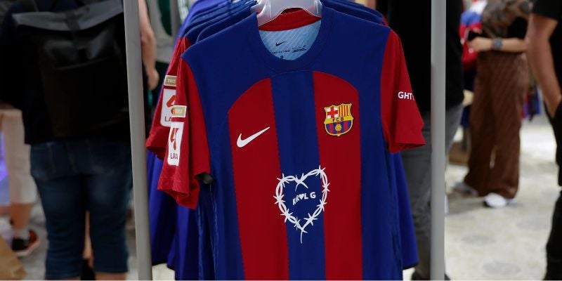 Logotipo de Karol G estará plasmado en la camisa que el Barcelona usará ante el Real Madrid