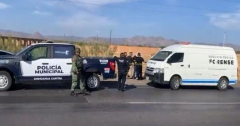 Encuentran 8 cadáveres y un "narcomensaje" en Chichuahua, México.