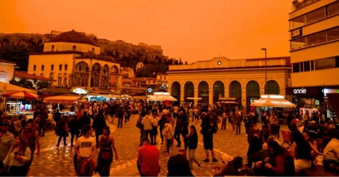 Nubes de polvo pintan de naranja el cielo de Grecia