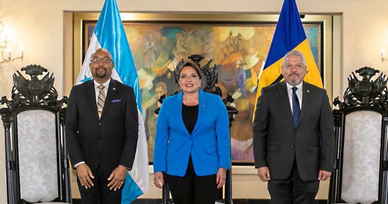 Reciben cartas credenciales a siete nuevos embajadores