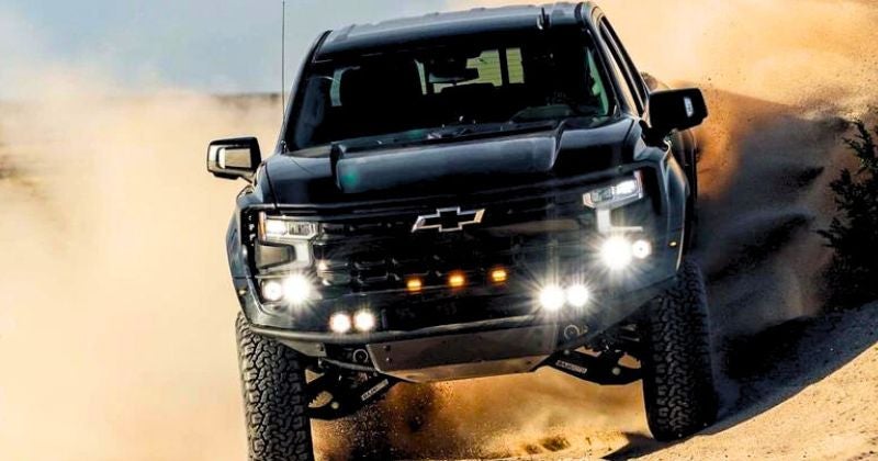 Chevrolet Silverado Fox Factory 2024, un pickup veloz hasta en los desiertos