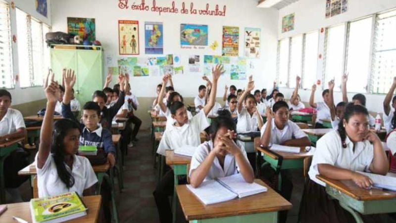 centros educativos libros estudiantes