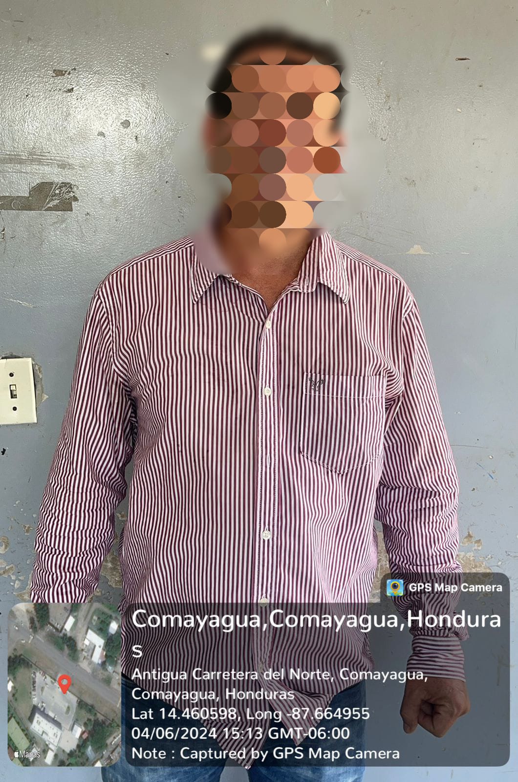 Policías arrestan a hombre que insulto a funcionarios policiales