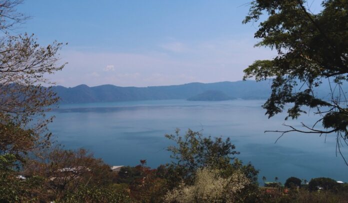 estado de emergencia lago de Coatepeque