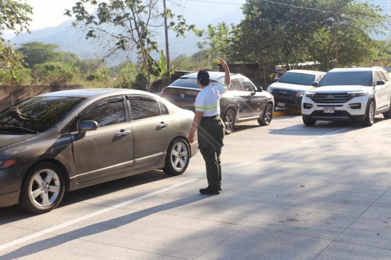 Pavimentación de calle sobre Bordo Sur Río Santa Ana