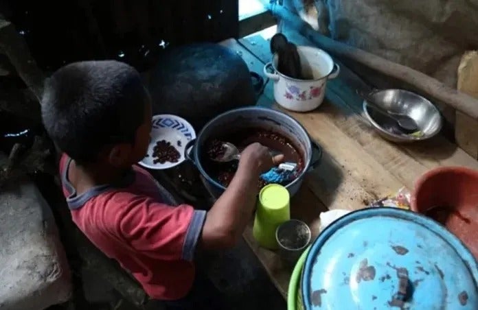 Niños hondureños con desnutrición