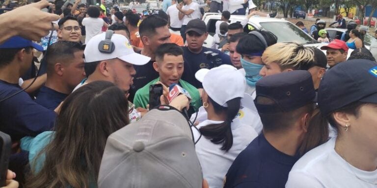 UTH recibe como un héroe a Shin Fujiyama en Tegucigalpa