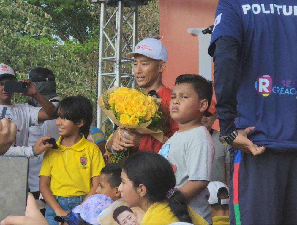 Entre lágrimas, Shin Fujiyama llega a la UNAH