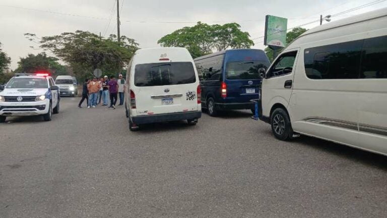 Transportistas de Villanueva protestan