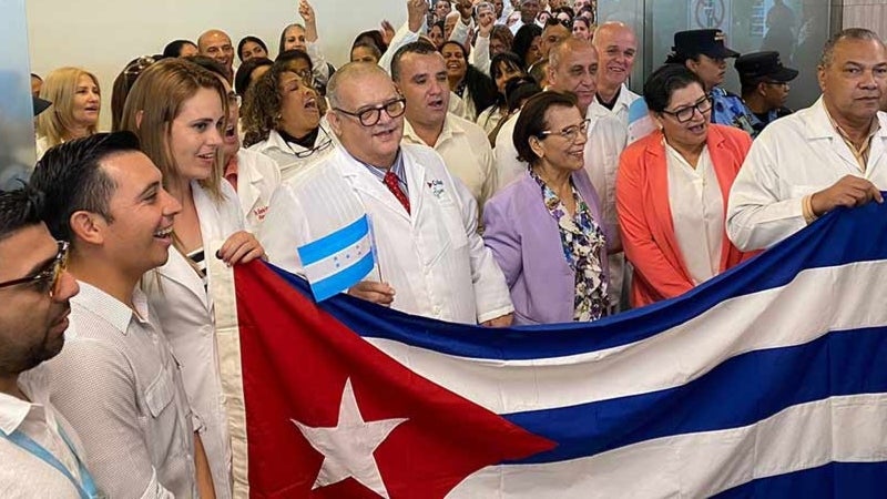 CMH rechaza a médicos cubanos