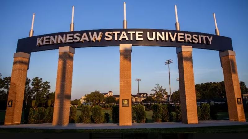 Asesinan a disparon una estudiante dentro de la Universidad de Kennesaw en EEUU